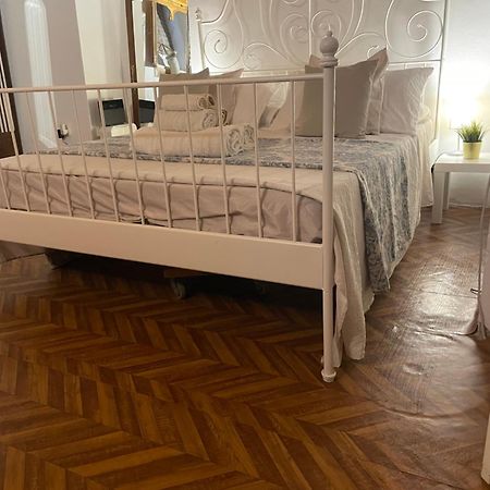 Bed and Breakfast Flo Флоренція Екстер'єр фото